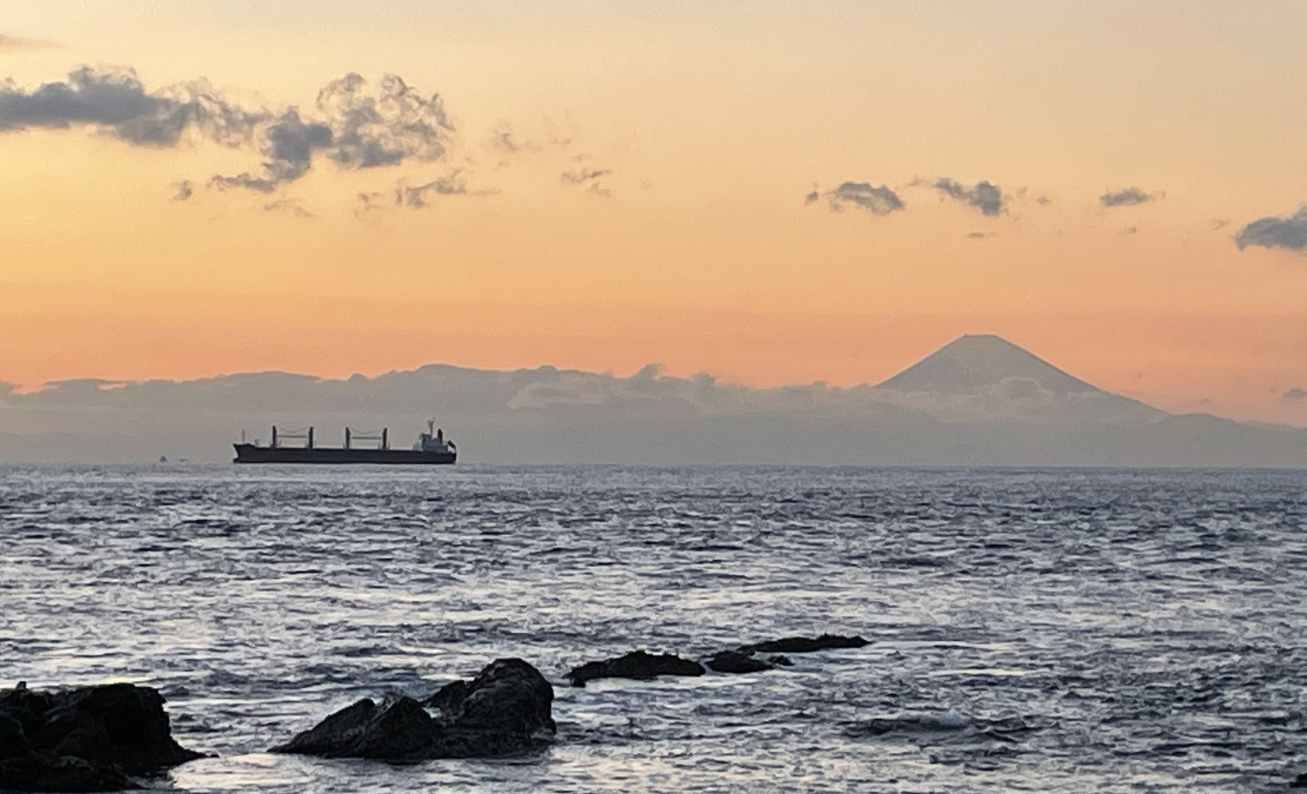 お台場海浜庭園の夕焼けと富士山
