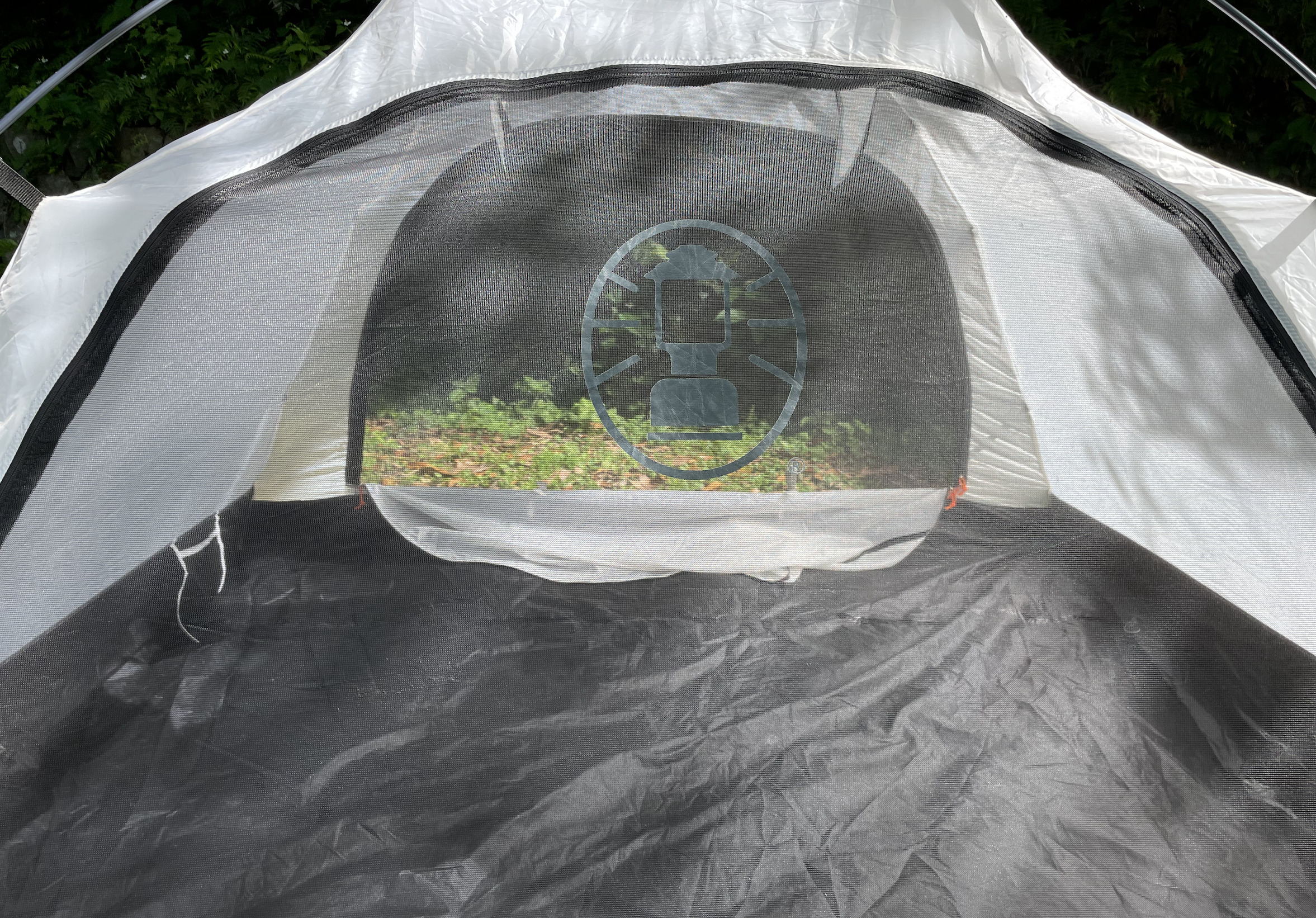 夏キャンプのおすすめアイテム②　風通しの良いメッシュ素材のテント