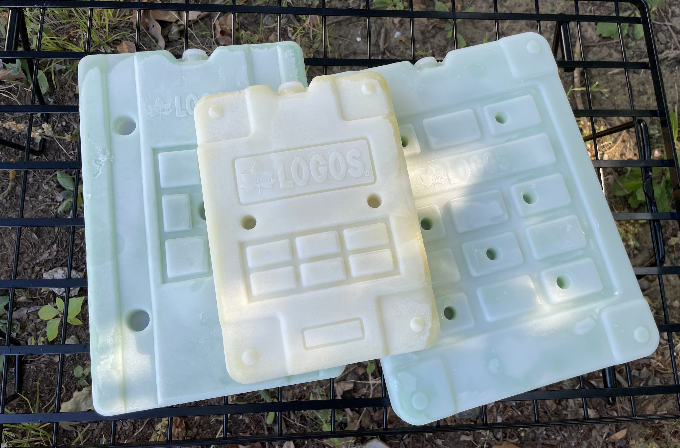 使用した保冷剤はロゴス氷点下パックGT-16℃（600g×2）と、氷点下パック倍速（L×2、XL）。