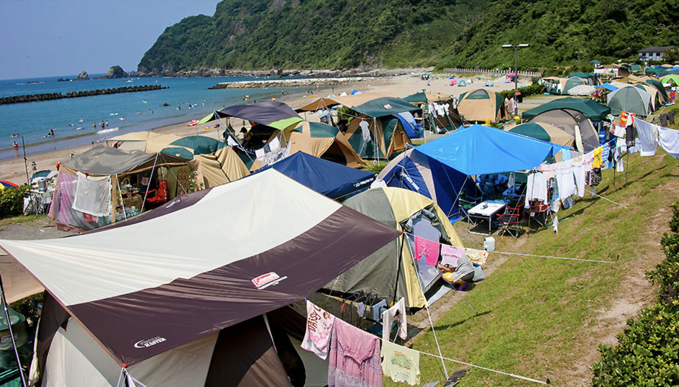 宇久須キャンプ場の夏は大混雑